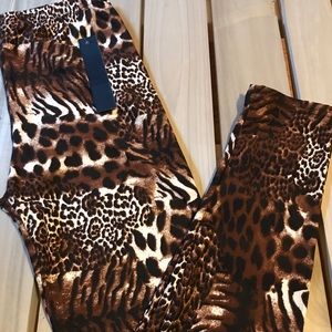 Leggings Animal Print One Size Buttery Soft NWT